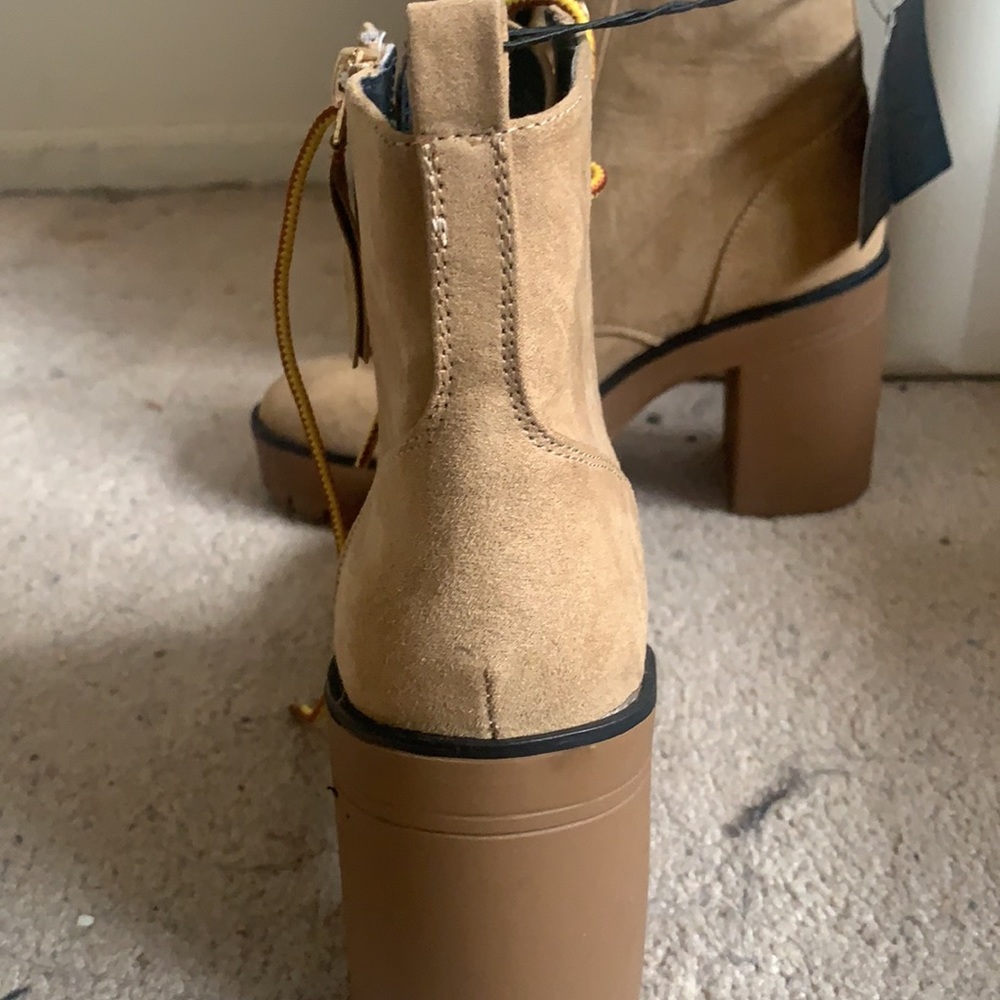 Boots - Picture 3 of 3